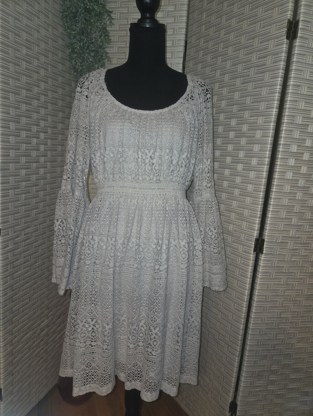 Boston Proper Boho Cream Crochet Lace Bell Sleeve Midi Dress
